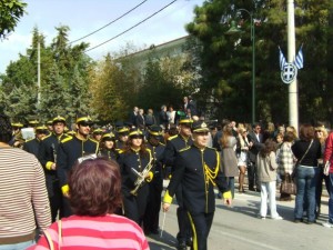 Ο Μαέστρος και μέλος του Συνδέσμου μας Χ. Κουρής διευθύνοντας την Φιλαρμονική του Δήμου Φιλοθέης-Ψυχικού