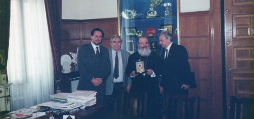 Θεόδωρος Μπριάνης, Νικόλαος Καψωμενάκης και Μελέτιος Μπασδέκης με τον Αρχιεπίσκοπο κ.κ. Χριστόδουλο στο γραφείο του στην Αρχιεπισκοπή Αθηνών.