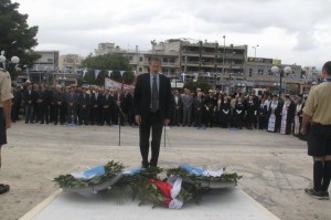 Ο Πρόεδρος του ΣΕΑΝ ΑΝ.ΑΤΤΙΚΗΣ κ.Θεόδωρος Μπριάνης καταθέτει στεφάνι στον Δήμο Αγ.Παρασκευής