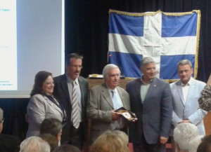 Από αριστερά η Αντιδήμαρχος κα Χαλιώτη, ο Θ. Μπριάνης, ο Μ.Μπασδέκης και ο Δήμαρχος Γ. Πατούλης