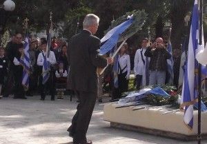 Ο Αντιπρόεδρος του ΣΕΑΝ ΑΝ ΑΤΤΙΚΗΣ Ευάγγελος Θεοδοσόπουλος καταθέτει στεφάνι στην Αγ. Παρασκευή.