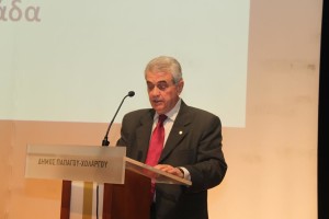 Ο Αντιπρόεδρος του ΣΕΑΝ Ευάγγελος Θεοδοσόπουλος στο βήμα.