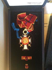 Τιμητική διάκριση από τον τ. Υπουργό Εθνικής Αμυνας Δ. Αβραμόπουλο στην Ερμιόνη Μπρίγκου