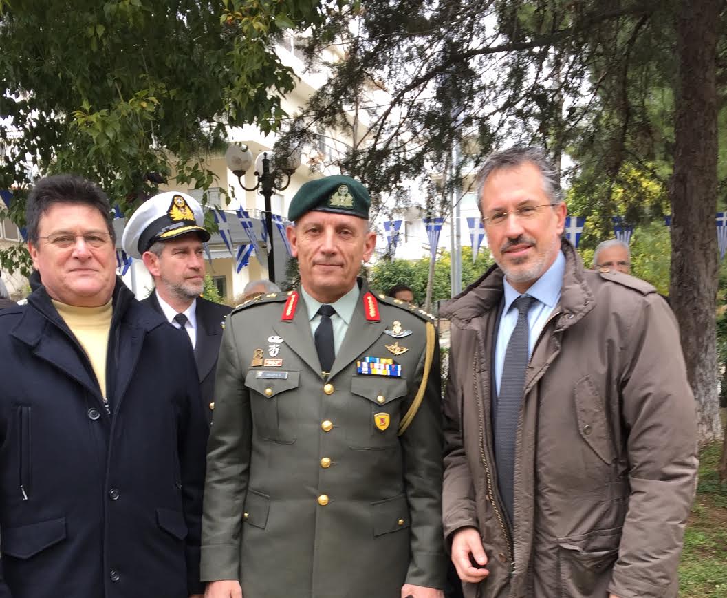 Ο Πρόεδρος του ΔΣ του ΣΕΑΝ Θεόδωρος Μπριάνης και το μέλος του ΔΣ Λουκάς Ρίζος με τον Επιτελάρχη του ΓΕΕΘΑ  Υποστράτηγο Κων/νο Φλώρο.
