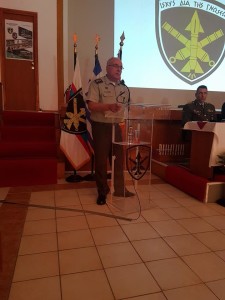 Ο Ταξχος Εμμ.Μαντωνανάκης Δντης ΓΕΣ/ΔΠΒ κηρύσσει την έναρξη της ημερίδας