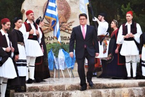 Το μέλος του ΔΣ Λουκάς Ρίζος στον Χολαργό 